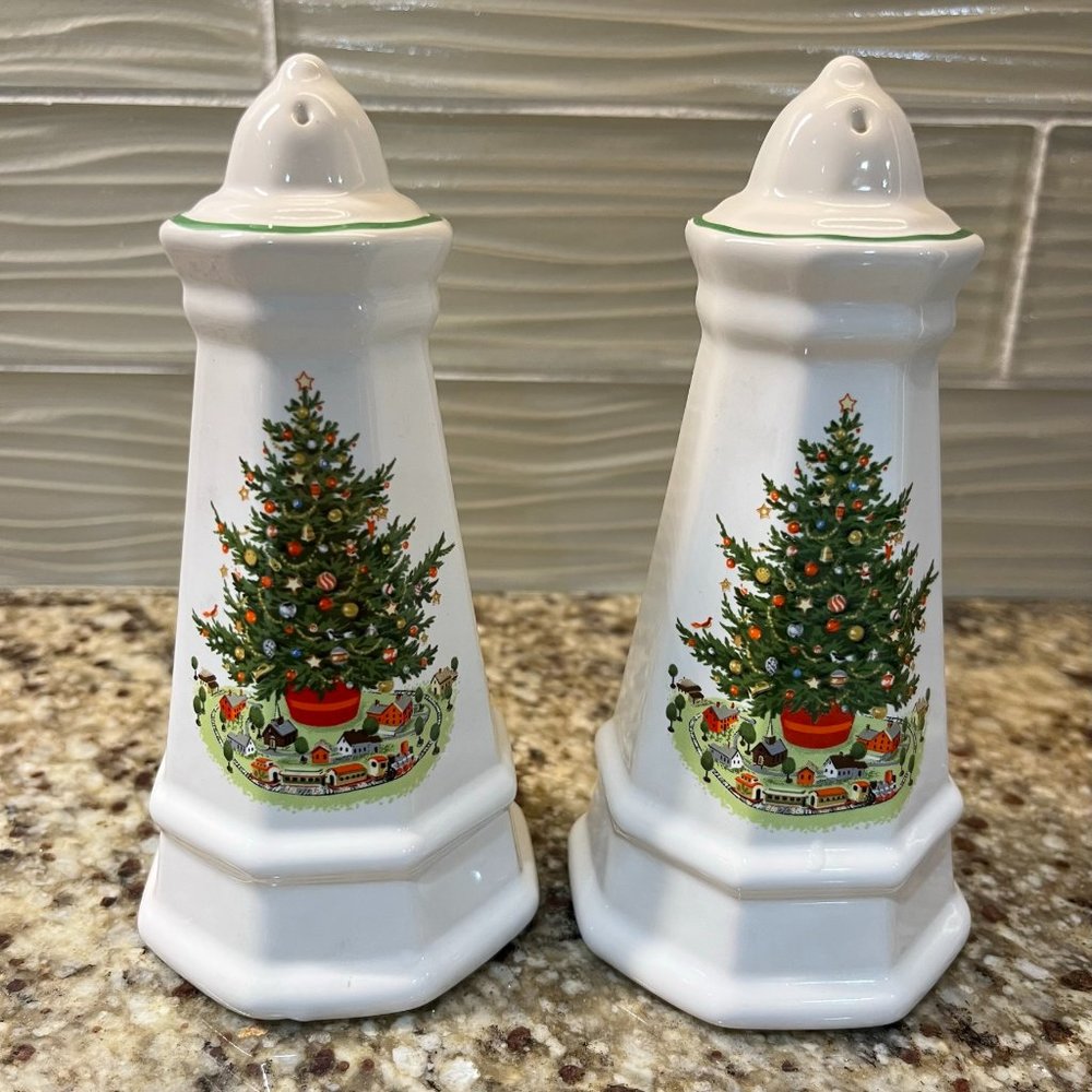 Christmas Tree Salt and Pepper Shakers - Pfaltzgraff Christmas Heritage